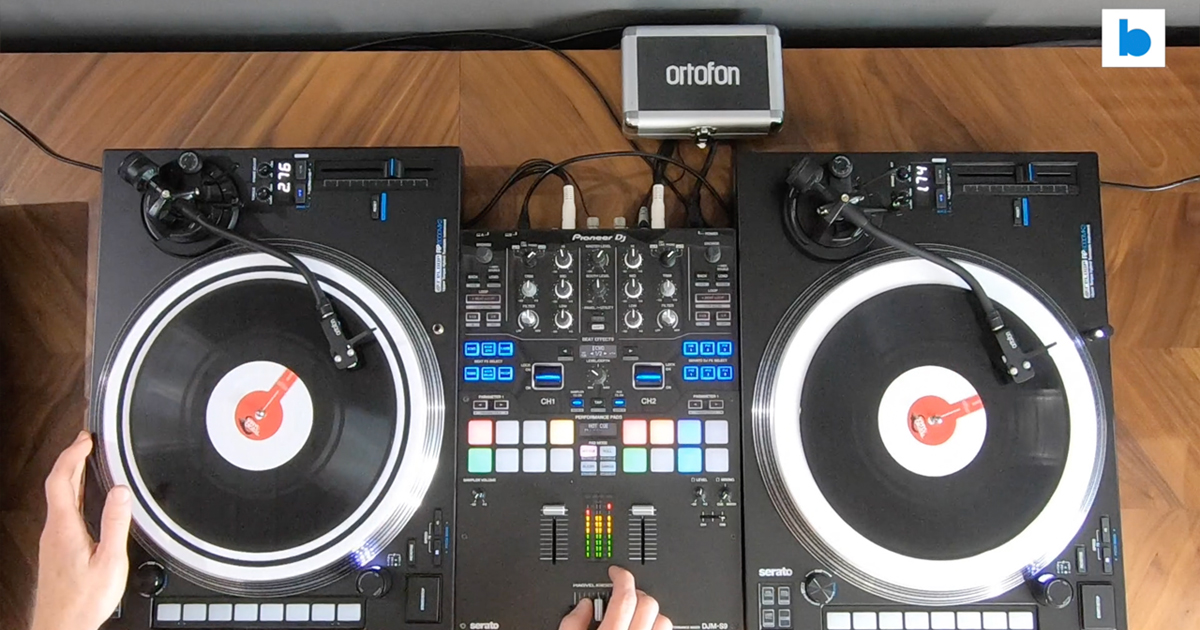 DJ ND Demonstrates How to Use Acapellas to Transition Between Tracks